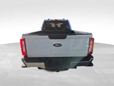 Used 2024 Ford F250 XLT image 11