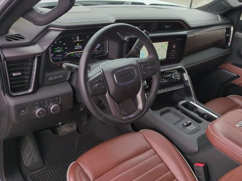 Used 2025 GMC Sierra 2500 Denali Ultimate AWD/4WD image 9