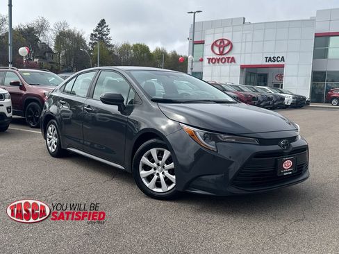 Used 2025 Toyota Corolla LE FWD image 1