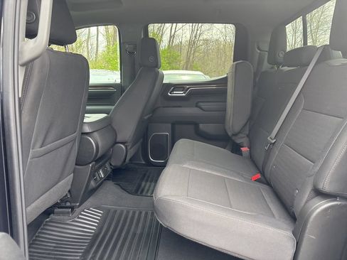 Used 2024 Chevrolet Silverado 1500 LT w/ Z71 Off-Road Package AWD/4WD image 13