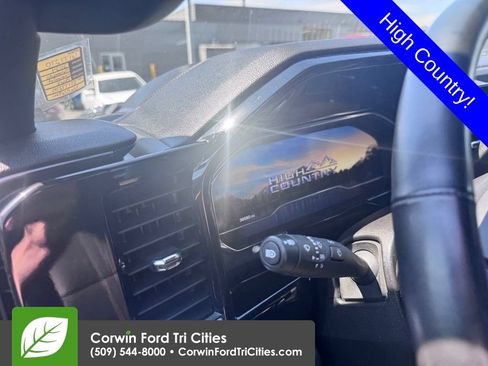 Used 2024 Chevrolet Silverado 2500 High Country w/ High Country Premium Package AWD/4WD image 3