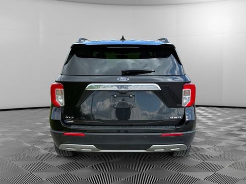 Used 2021 Ford Explorer XLT w/ Equipment Group 202A AWD/4WD image 4