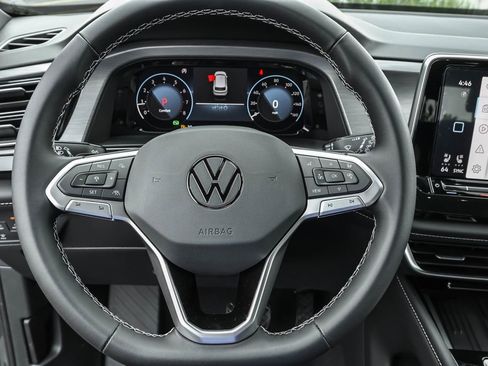 Used 2025 Volkswagen Atlas Cross Sport SE image 17