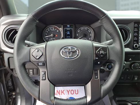 Used 2023 Toyota Tacoma TRD Sport w/ Technology Package AWD/4WD image 9