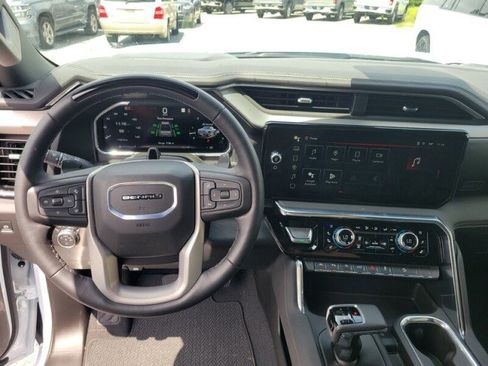 Used 2026 GMC Sierra 1500 Denali AWD/4WD image 17