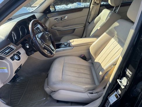 Used 2014 Mercedes-Benz E 550 4MATIC Sedan image 5