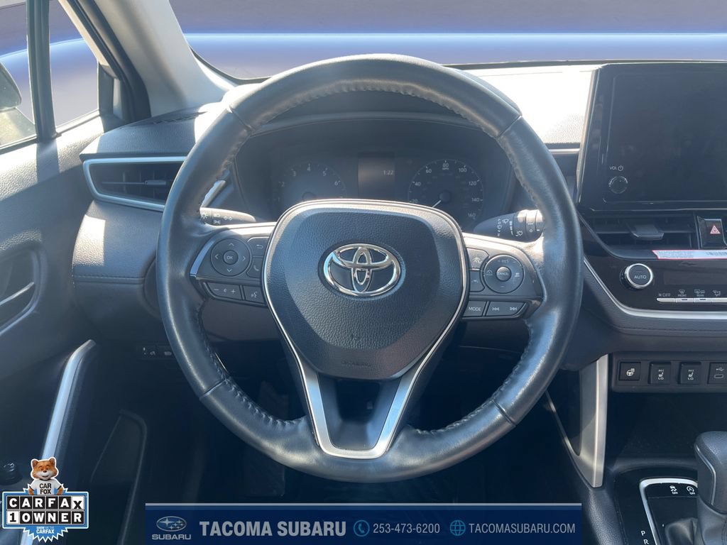 Used 2025 Toyota Corolla Cross LE AWD/4WD image 13