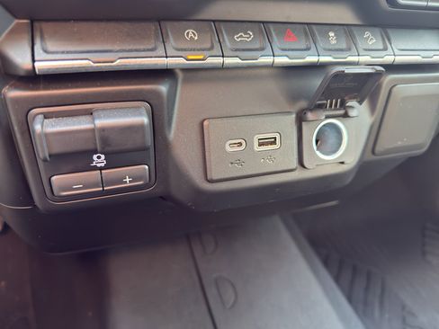 Used 2020 Chevrolet Silverado 1500 LT w/ All-Star Edition image 27