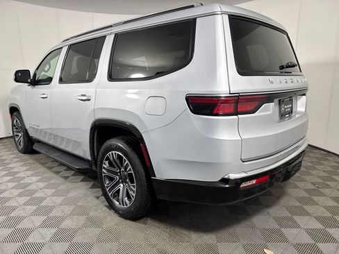 Used 2024 Jeep Wagoneer Series II w/ Flexible Seating Group AWD/4WD image 4