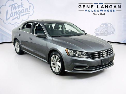 Used 2018 Volkswagen Passat 2.0T SE FWD image 3