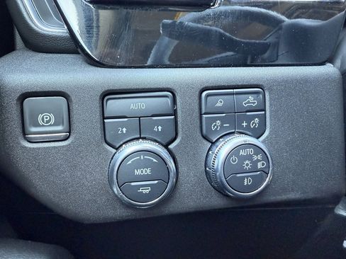 Used 2025 GMC Sierra 1500 SLT image 46