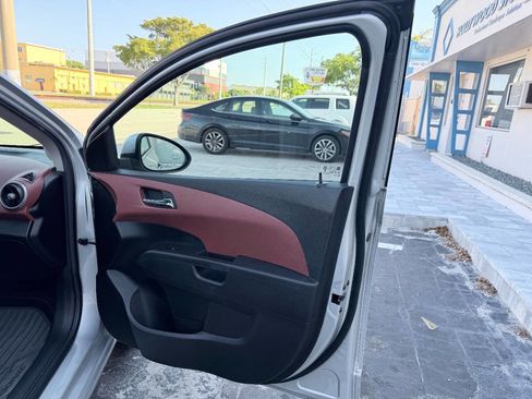 Used 2014 Chevrolet Sonic LT image 19