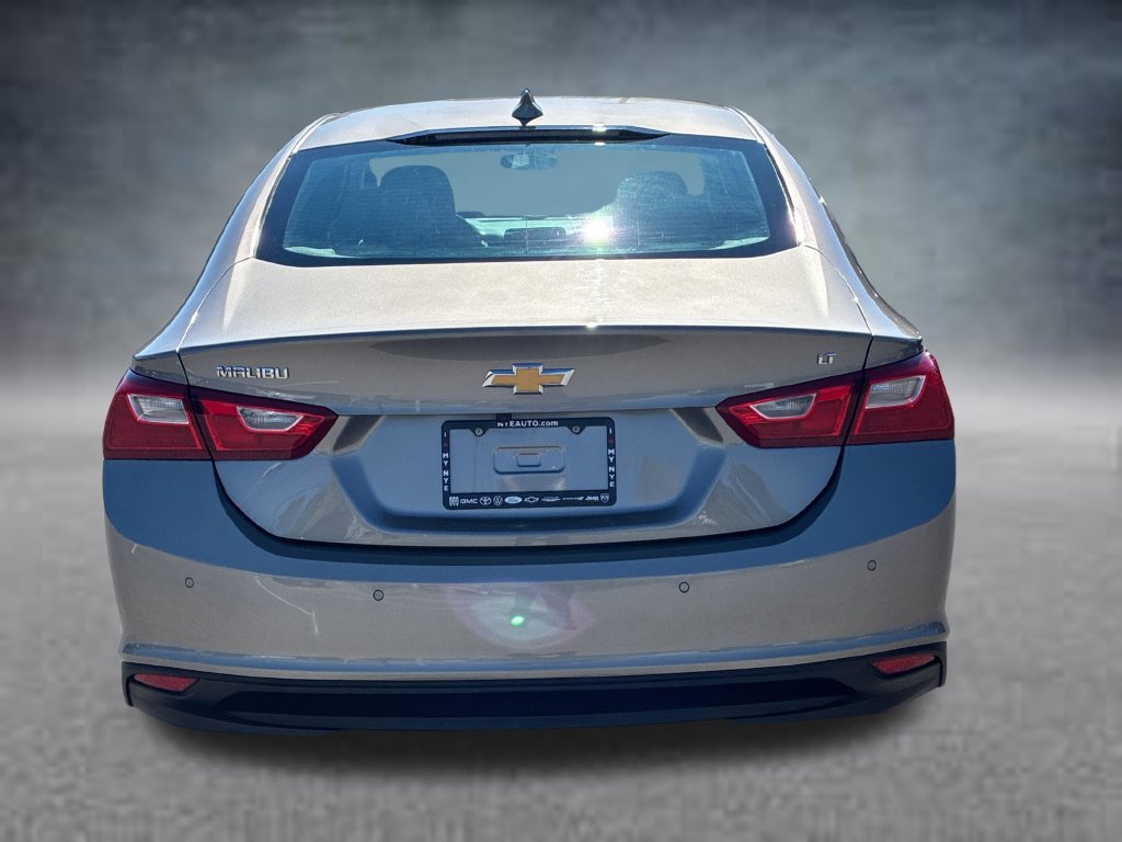 Used 2025 Chevrolet Malibu LT FWD image 4