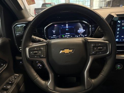 Used 2024 Chevrolet Silverado 1500 LT AWD/4WD image 18