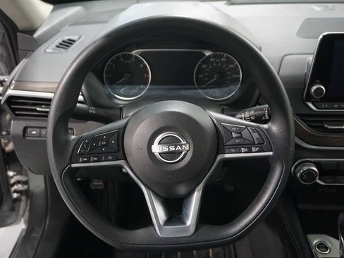 Used 2023 Nissan Altima 2.5 SV image 17