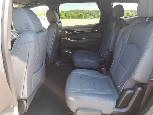 Used 2023 Buick Enclave Essence AWD/4WD image 14