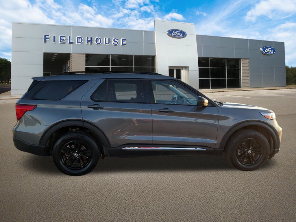 Used 2024 Ford Explorer XLT w/ Equipment Group 202A AWD/4WD image 9
