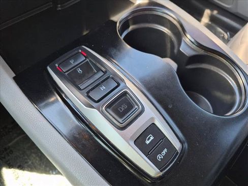 Used 2016 Honda Pilot Touring image 18