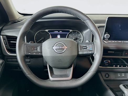 Used 2026 Nissan Rogue SV AWD/4WD image 18