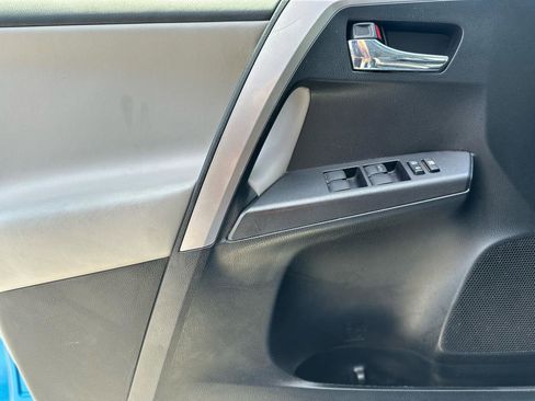 Used 2018 Toyota RAV4 XLE w/ Plus Extra Value Package FWD image 13