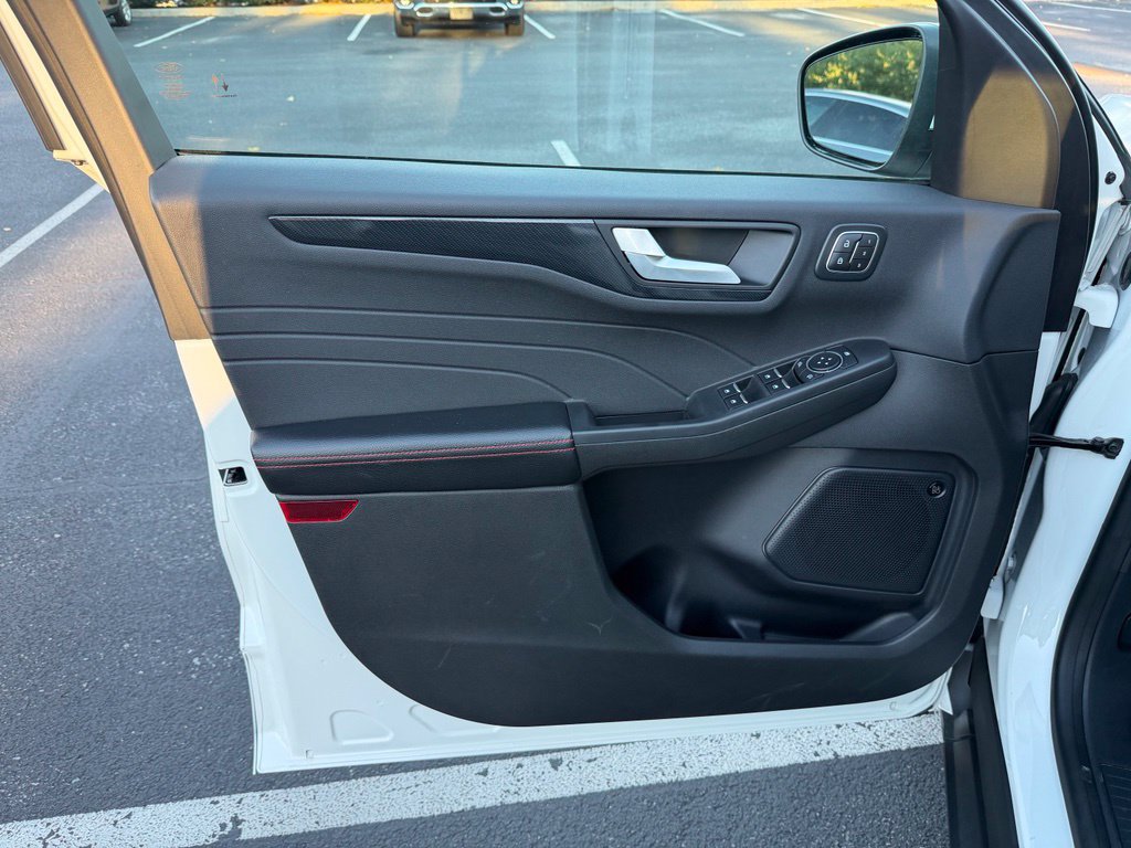 Certified 2023 Ford Escape ST-Line Elite w/ Premium Technology Package AWD/4WD image 13