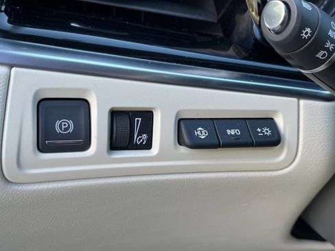 Used 2024 Cadillac XT6 Premium Luxury w/ Technology Package image 29