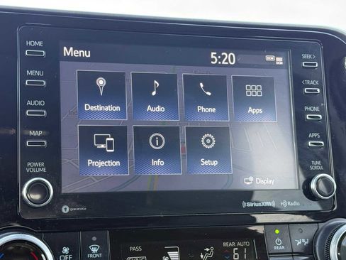 Used 2022 Toyota Highlander XLE image 27