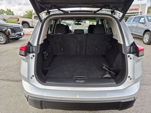 Used 2024 Nissan Rogue SV FWD image 19