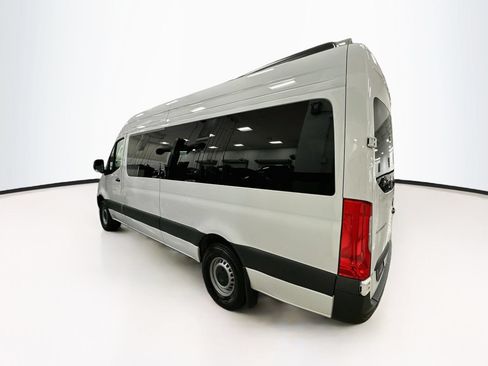 Used 2025 Mercedes-Benz Sprinter 2500 image 5