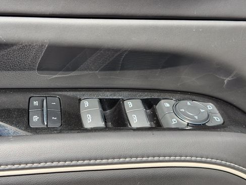 Certified 2022 Cadillac Escalade Premium Luxury Platinum w/ LPO, Radiant Package AWD/4WD image 13
