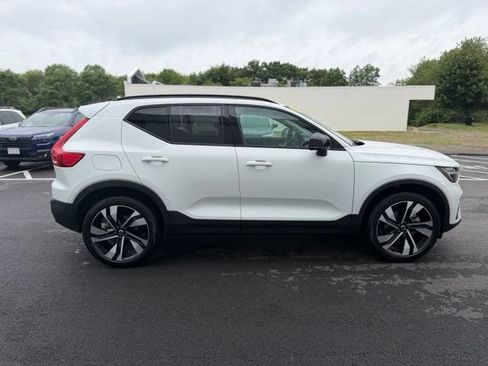 Used 2024 Volvo XC40 B5 Plus w/ Climate Package AWD/4WD image 5