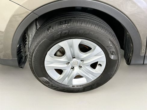 Used 2013 Toyota RAV4 LE FWD image 11