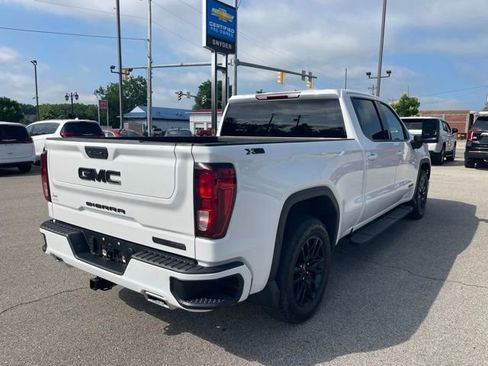 Used 2022 GMC Sierra 1500 Elevation w/ LPO, Elevation Black Package AWD/4WD image 3