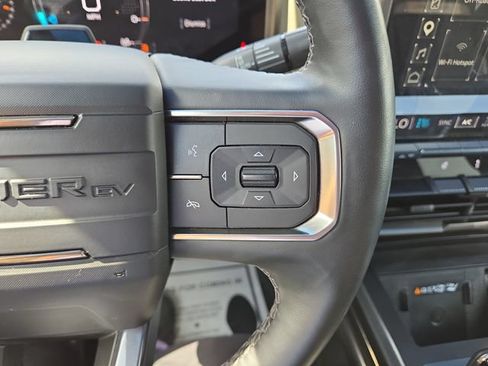 Used 2024 GMC Hummer EV 3X AWD/4WD image 19