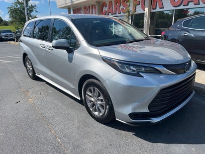 Used 2021 Toyota Sienna LE