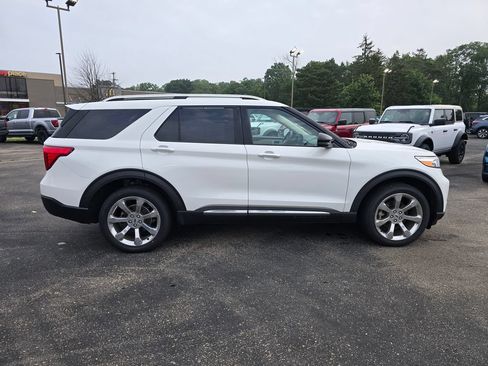 Certified 2020 Ford Explorer Platinum w/ Premium Technology Package AWD/4WD image 6