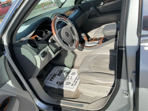 Used 2011 Buick Enclave CXL FWD image 9