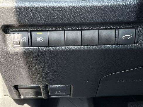 Used 2023 Toyota RAV4 XLE Premium FWD image 20