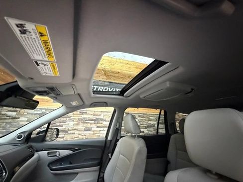 Used 2020 Honda Pilot Touring image 28