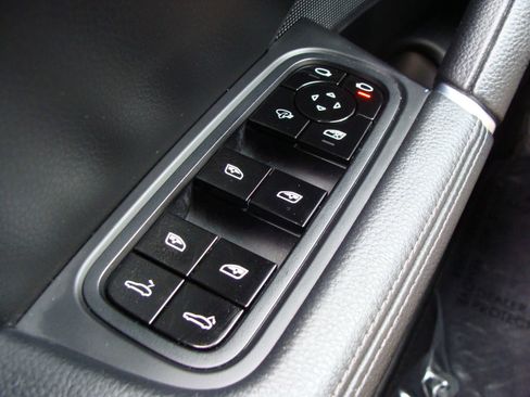 Used 2021 Porsche Cayenne AWD/4WD image 31
