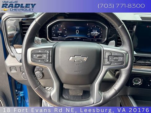 Used 2023 Chevrolet Silverado 1500 RST AWD/4WD image 15