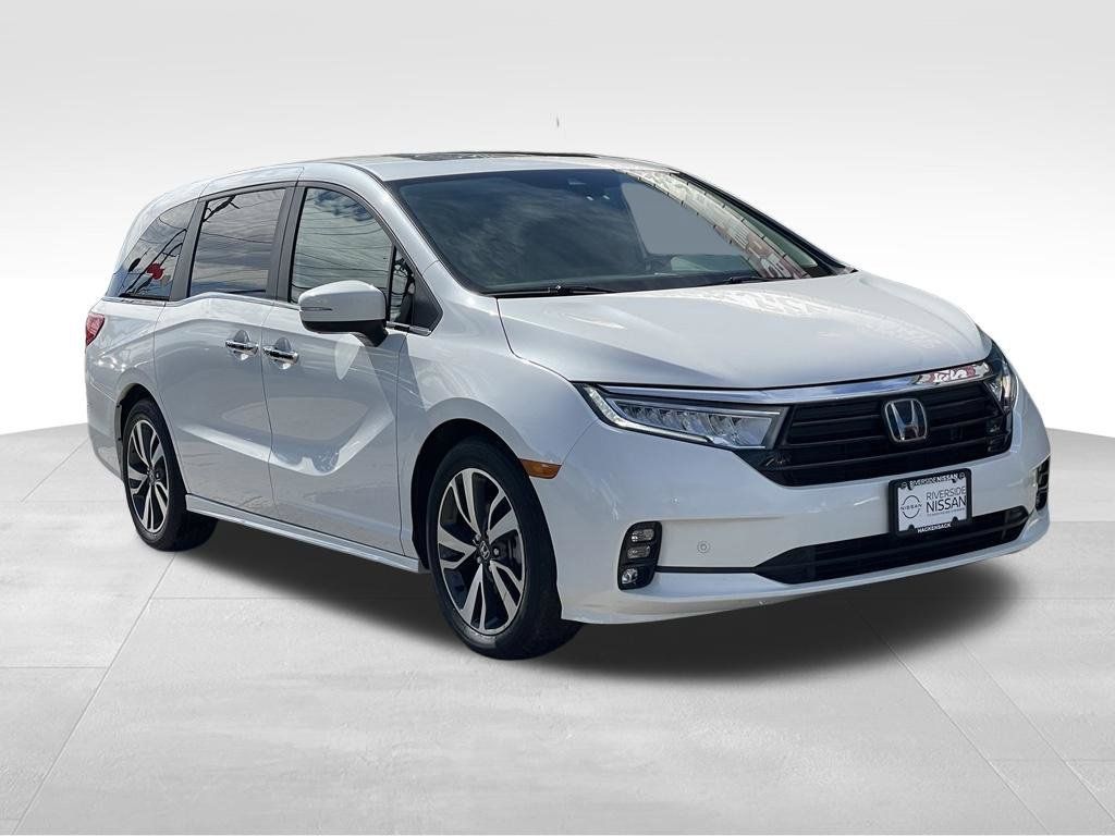 Used 2024 Honda Odyssey Touring image 3