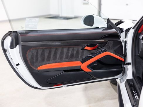 Used 2018 Porsche 911 GT2 RS image 34