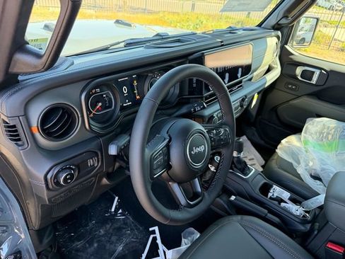 New 2026 Jeep Gladiator Mojave AWD/4WD image 13