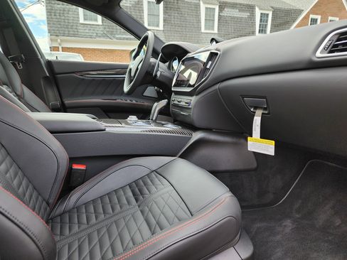 Used 2023 Maserati Ghibli Trofeo RWD image 10