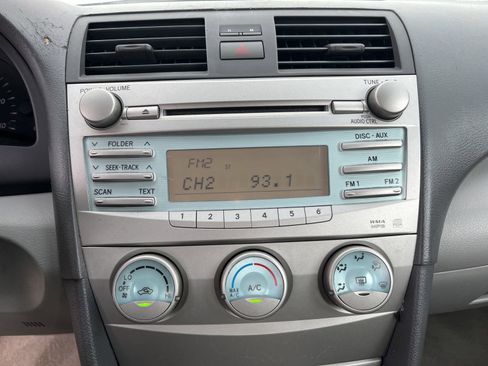 Used 2009 Toyota Camry LE FWD image 23