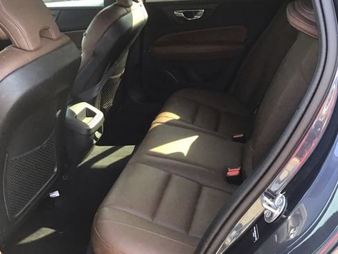 Used 2025 Volvo V60 B5 Cross Country Plus AWD/4WD image 5