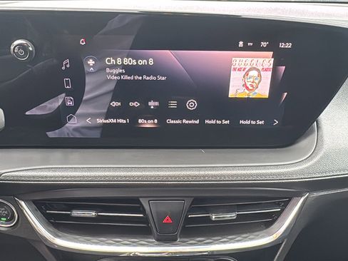 Used 2024 Buick Encore GX Sport Touring image 17