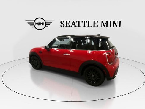 Used 2023 MINI Cooper 2-Door Hardtop FWD image 8