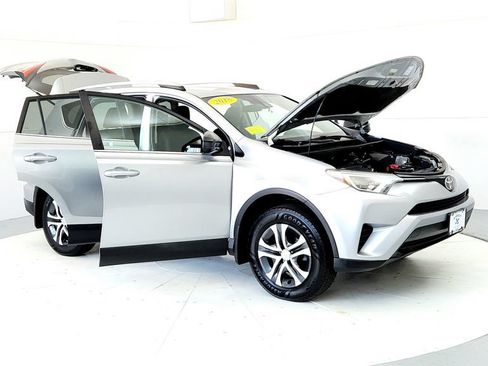 Used 2018 Toyota RAV4 LE w/ All Weather Liner Package AWD/4WD image 12